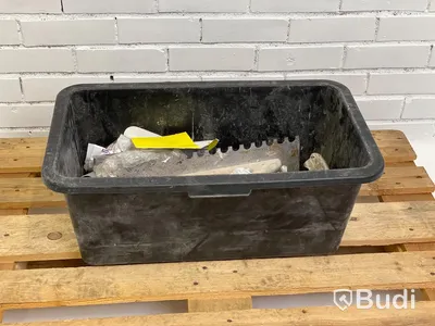 Låda med byggtillbehör