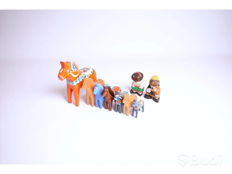 Dalahästar samt stenfigurer