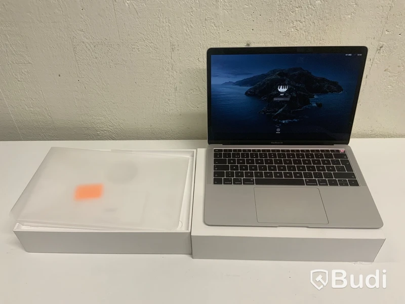 Macbook Air 13 tum, 2019 Retina 1,6 GHz core I5, 8 GB 2133 Mhz RAM, 128 GB SSD