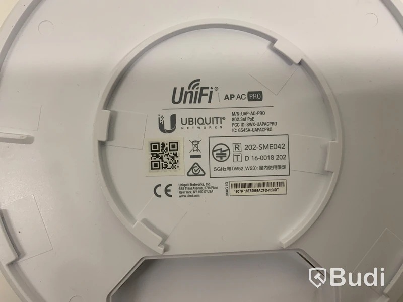AccesspunktUniFi AP AC Pro från UBIQUITI utan laddare, ej laddare, drivs av POE (ström över nätverkskabel)