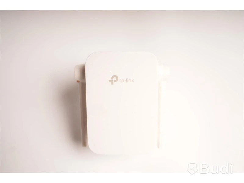 Wi-Fi accesspunkt, förlängare till nätverk samt sladdar. Ubiquiti UniFi AP-AC PRO, Tp-Link RE305
