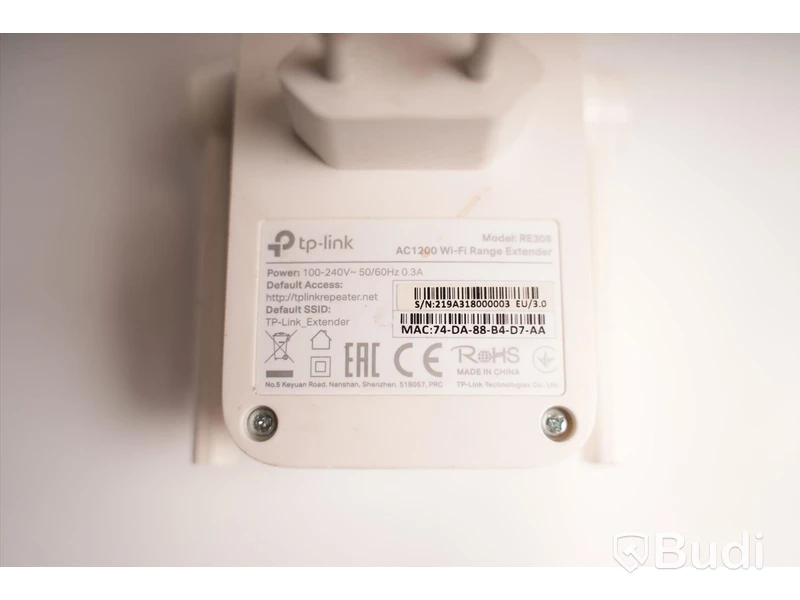 Wi-Fi accesspunkt, förlängare till nätverk samt sladdar. Ubiquiti UniFi AP-AC PRO, Tp-Link RE305