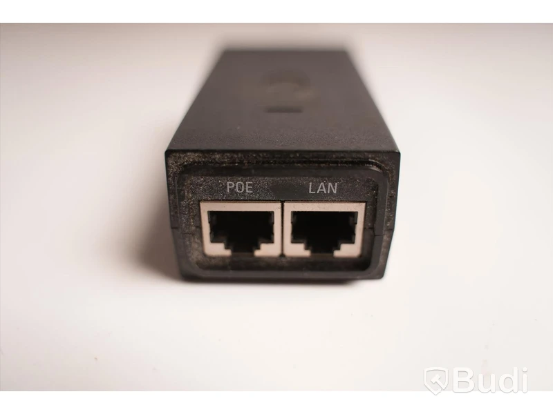 Wi-Fi accesspunkt, förlängare till nätverk samt sladdar. Ubiquiti UniFi AP-AC PRO, Tp-Link RE305