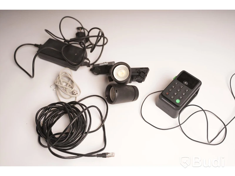 Kassasytem, spotlight samt sladdar. iZettle 2, Powergear.