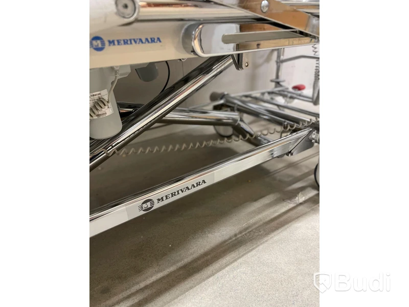 Sjukhussäng elektrisk justerbar - Merivaara, madrass Care of Sweden. Begagnad. Funktionstestad.