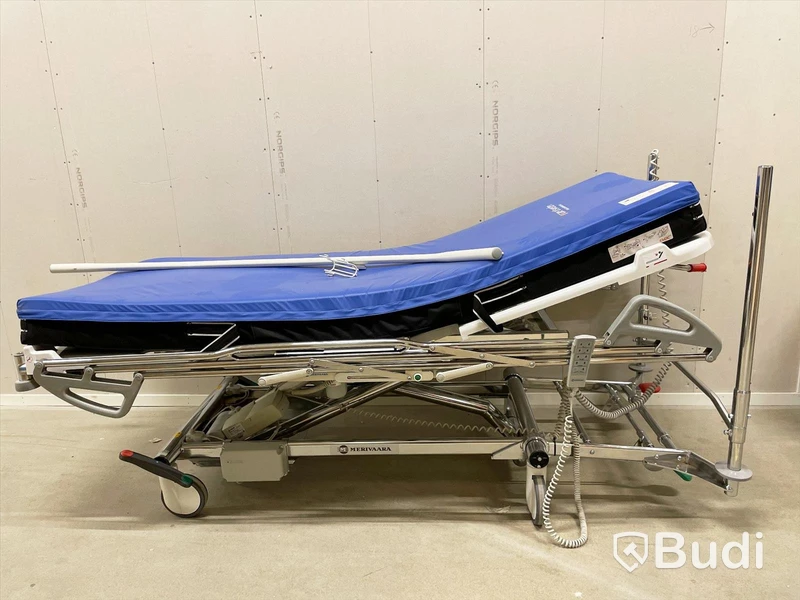Sjukhussäng elektrisk justerbar - Merivaara, madrass Care of Sweden. Begagnad. Funktionstestad.