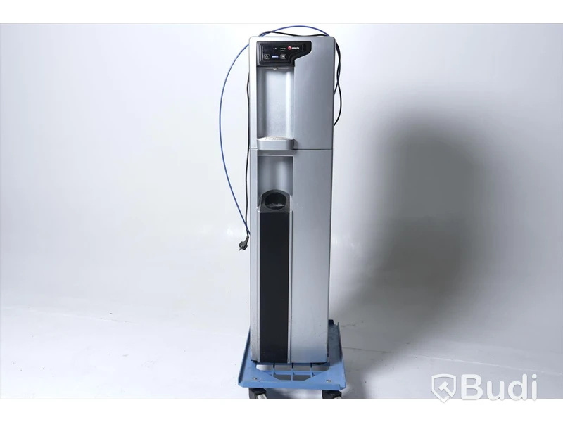 Vattenautomat för stilla - och kolsyrat vatten BRITA
