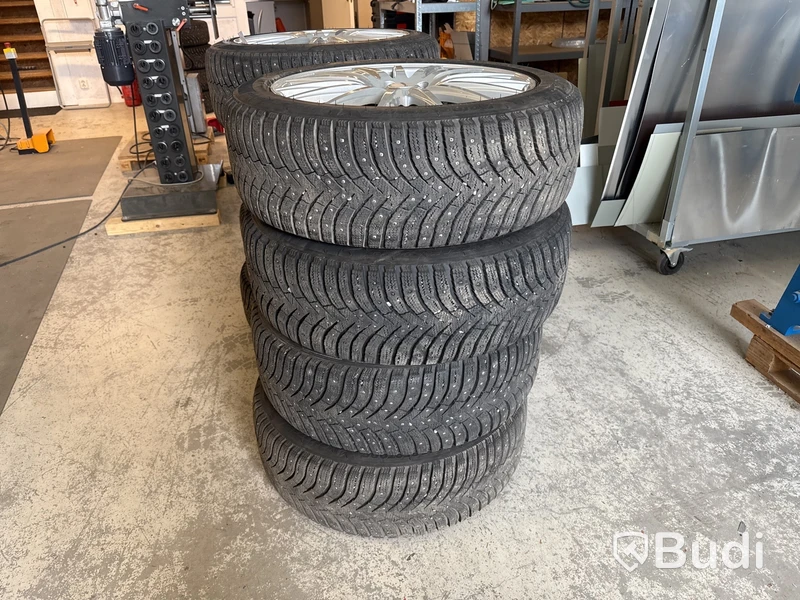 Dubbade vinterhjul Bridgestone Blizzak (235/50R20) | Skoda Enyaq