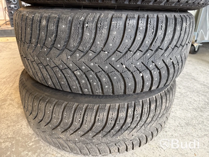 Dubbade vinterhjul Bridgestone Blizzak (235/50R20) | Skoda Enyaq