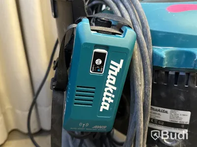 Dammsugare Makita VC2912L med blåtandsenhet WUT02, arbetsbockar & kamerastativ