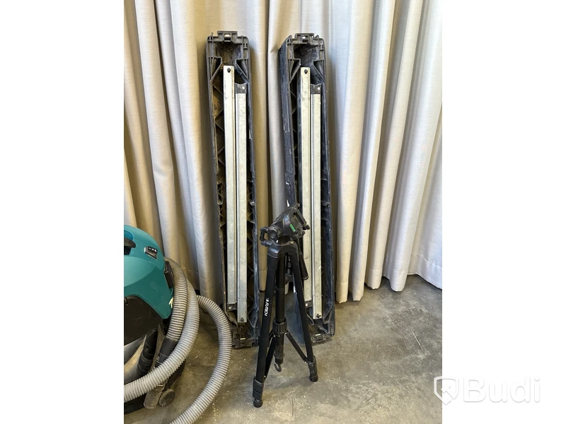 Dammsugare Makita VC2912L med blåtandsenhet WUT02, arbetsbockar & kamerastativ