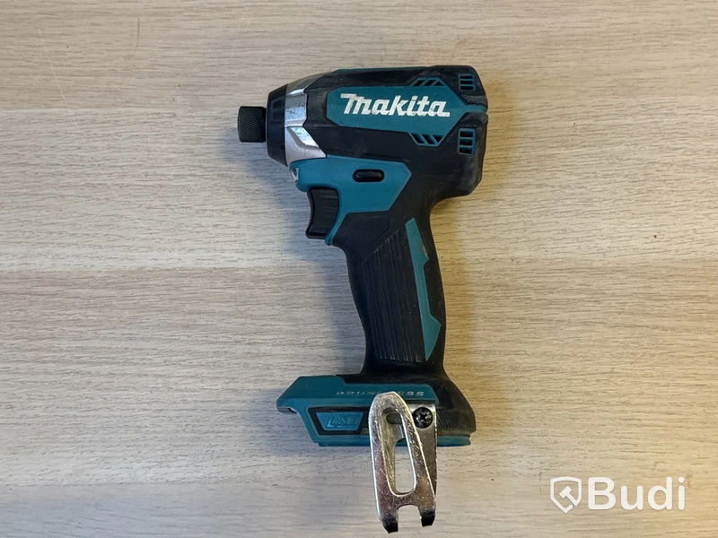 7 st batterimaskiner Makita