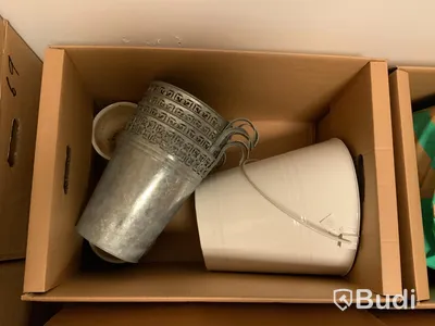 krukor i plåt och keramik, Hink & tallris i plast