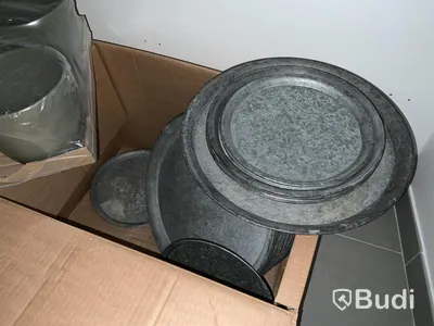 Plåtbrickor, Krukor & div dekoration
