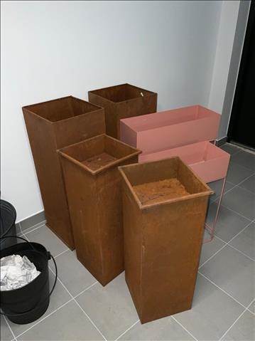 Blomlådor i plåt 