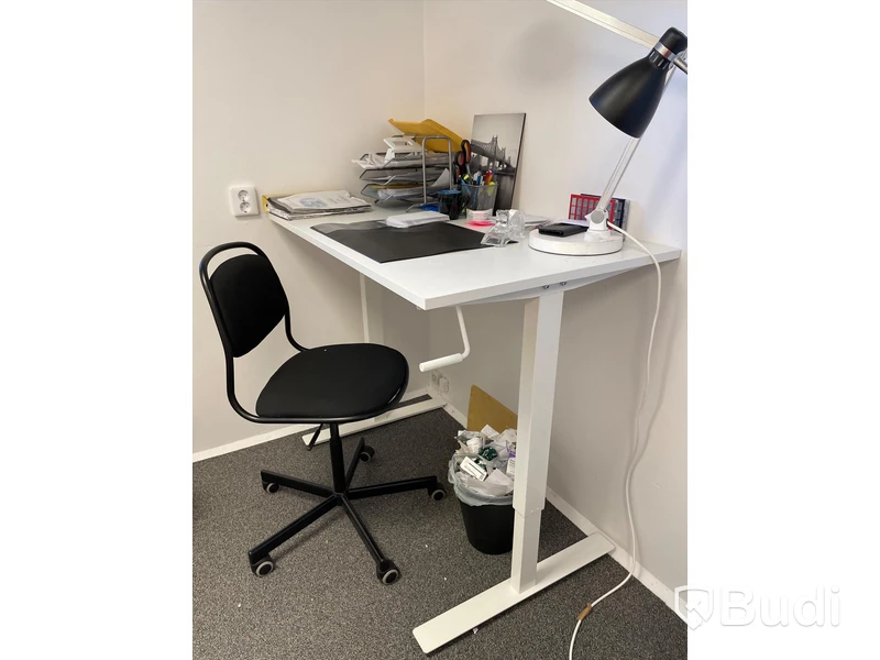 Höj och sänkbart skrivbord ink stol IKEA