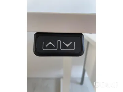 Elektriskt höj och sänkbart skrivbord vitt