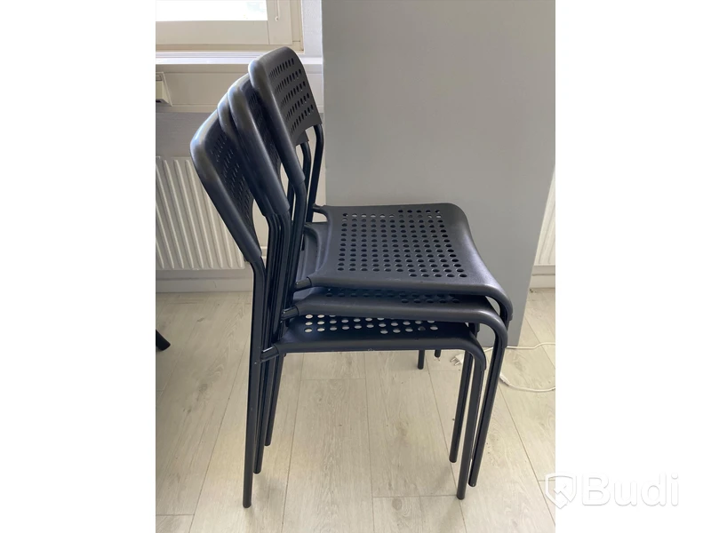 4st stapelbara stolar