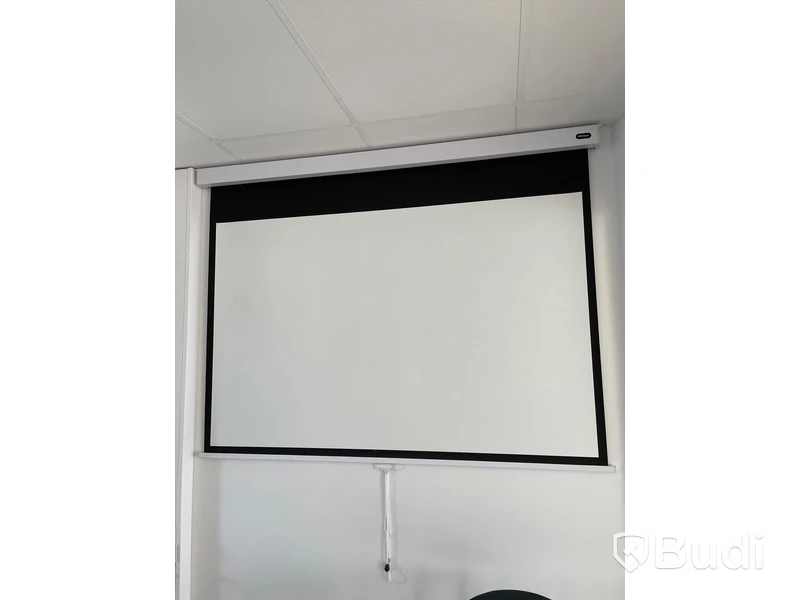Projektor HITACHI CP-WX4022WN och Projektorduk celexon