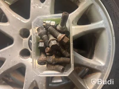 4 st vinterdäck med dubb nokian