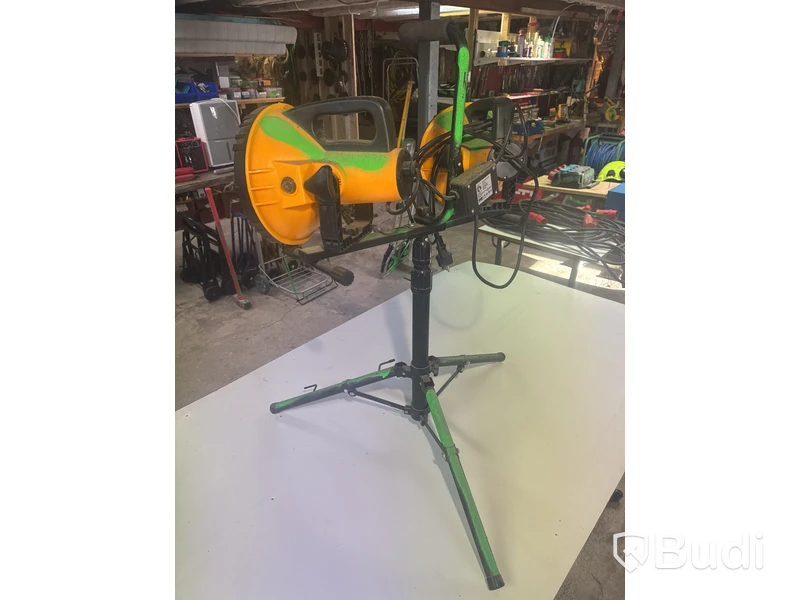Bygglampa på stativ