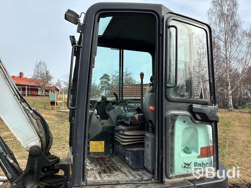 Bandgrävare Bobcat E50 med tiltrotator & redskap | 3989h | 2011