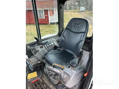 Bandgrävare Bobcat E50 med tiltrotator & redskap | 3989h | 2011
