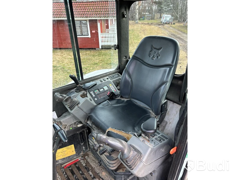 Bandgrävare Bobcat E50 med tiltrotator & redskap | 3989h | 2011