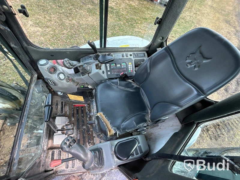 Bandgrävare Bobcat E50 med tiltrotator & redskap | 3989h | 2011