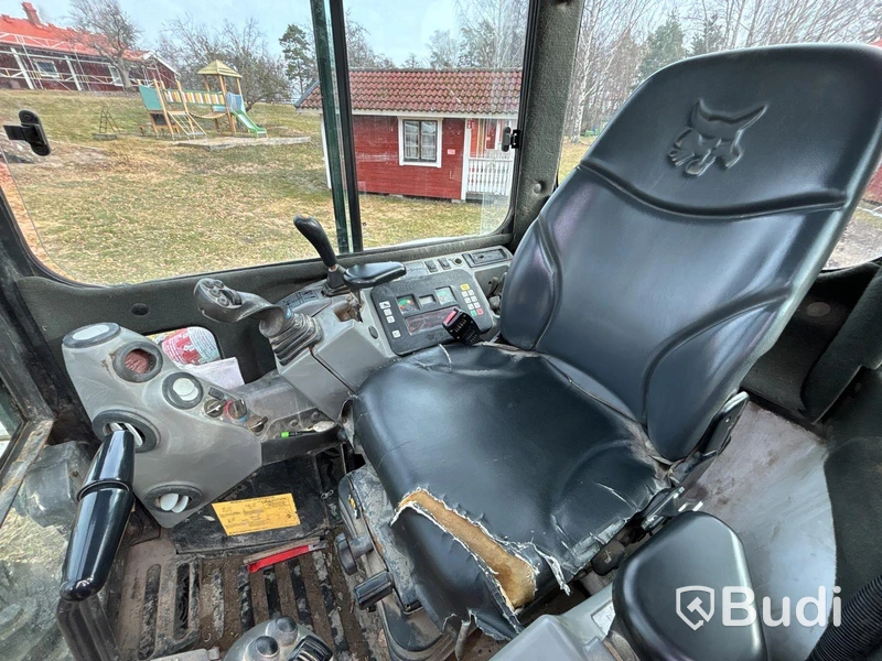 Bandgrävare Bobcat E50 med tiltrotator & redskap | 3989h | 2011
