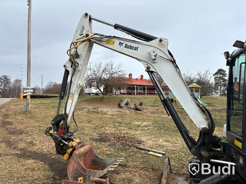 Bandgrävare Bobcat E50 med tiltrotator & redskap | 3989h | 2011