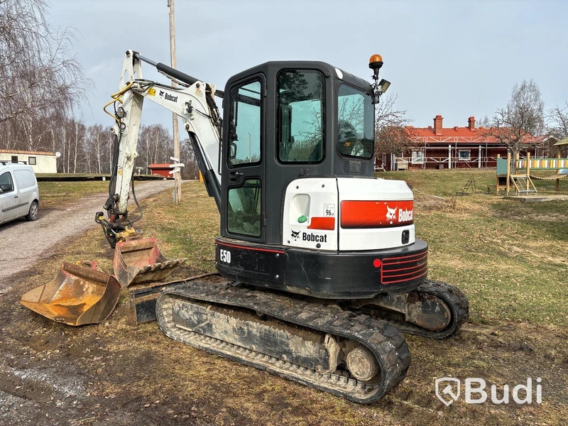 Bandgrävare Bobcat E50 med tiltrotator & redskap | 3989h | 2011