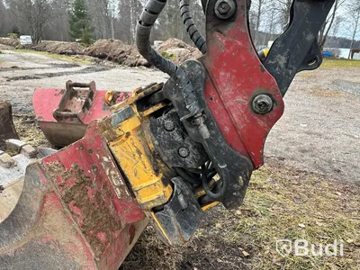 Bandgrävare Bobcat E50 med tiltrotator & redskap | 3989h | 2011