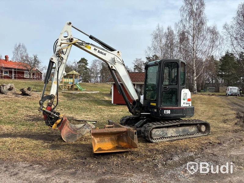 Bandgrävare Bobcat E50 med tiltrotator & redskap | 3989h | 2011