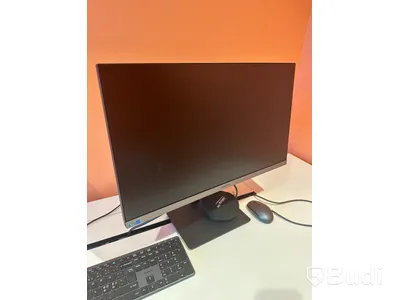 Höj och sänkbart skrivbord, skärm, bordslampa samt kontorsstol