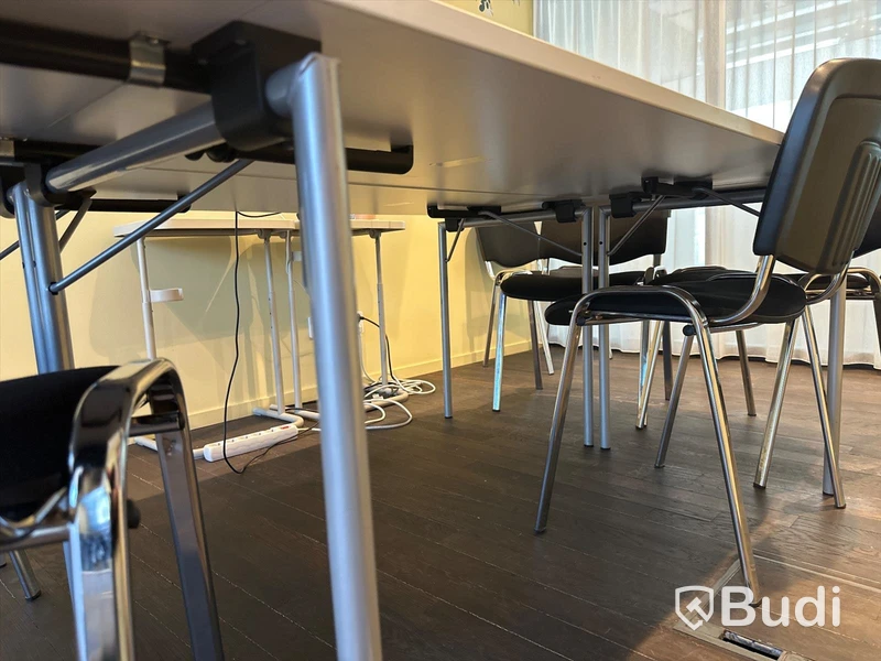 Ihopfällbart konferensbord samt 9 st. stolar - Kinnarps