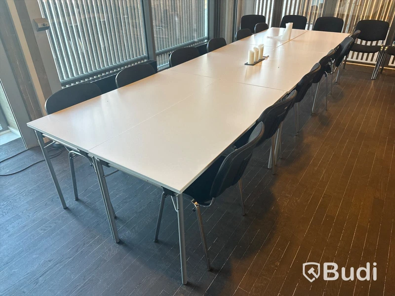 6 st. ihopfällbara bord samt 20 st. stolar - Kinnarps och ekwo