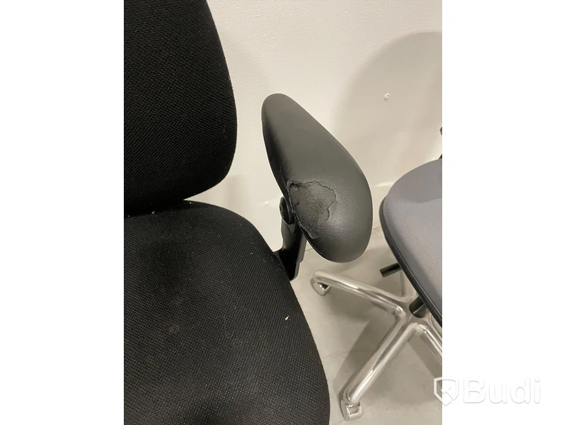 Kontorsstolar 9st mer eller mindre defekta
