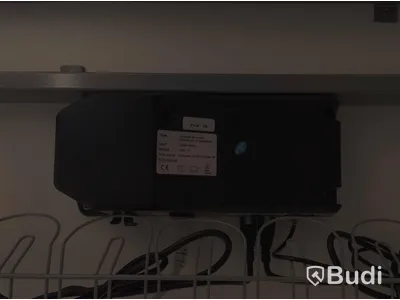 Elektriskt höj och sänkbart skrivbord vitt