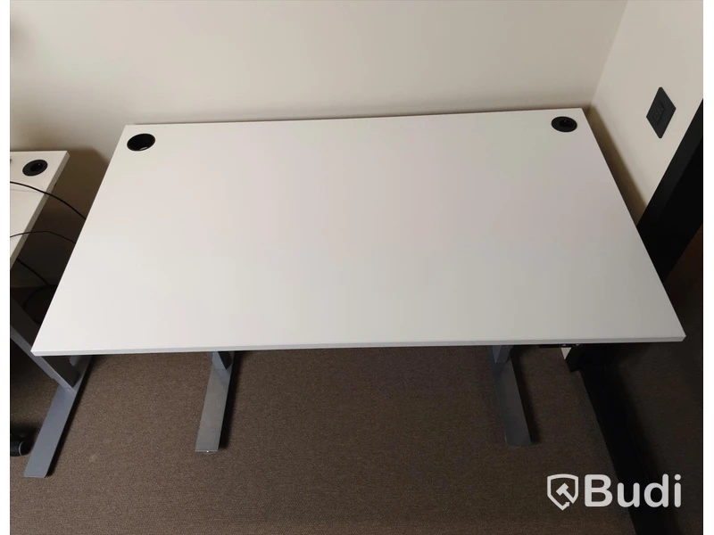 Elektriskt höj och sänkbart skrivbord vitt