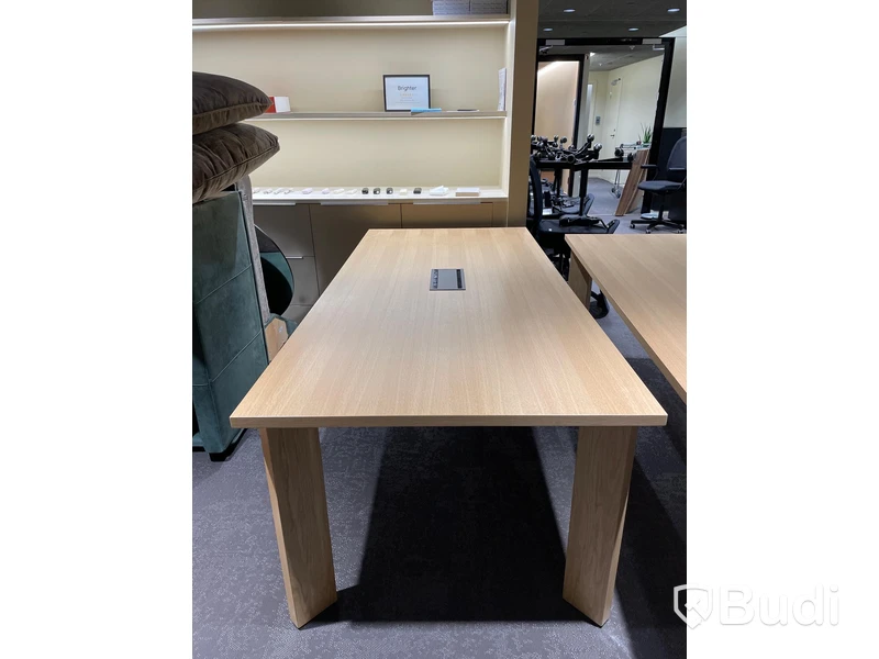konferensbord med eluttag - Balzar Beskow AB, Magnum (Mått 2200x1000 mm)