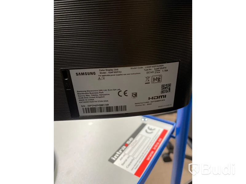 2st Datorskärmar - Samsung S24F352FHU och S24B350H