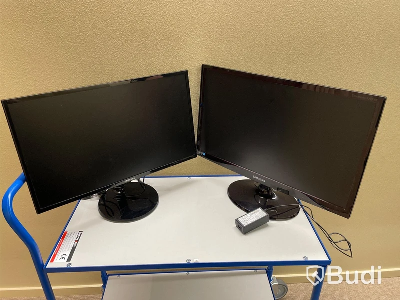 2st Datorskärmar - Samsung S24F352FHU och S24B350H