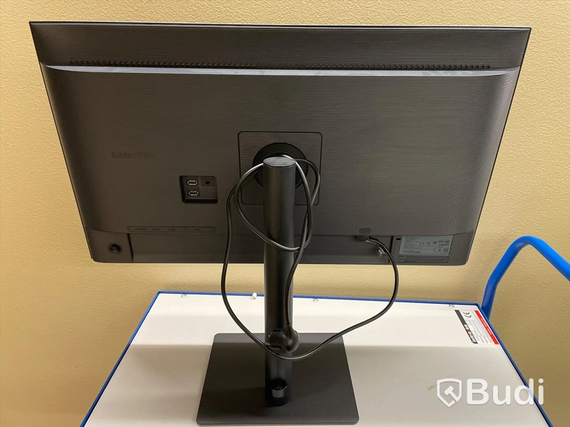 Datorskärm -  Samsung F32TU870VR
