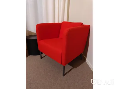 2st Fåtöljer samt runt mindre bord