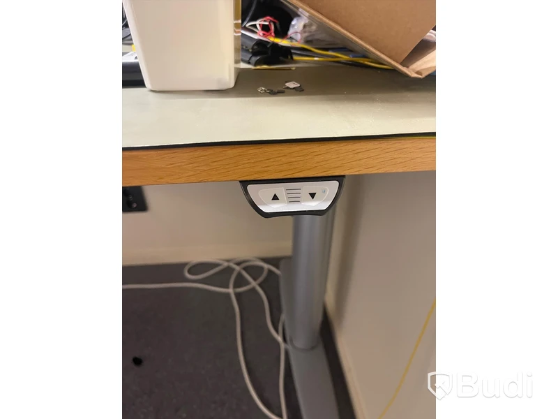 Elektriskt höj och sänkbart labbord