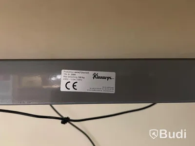 Elektriskt höj och sänkbart labbord