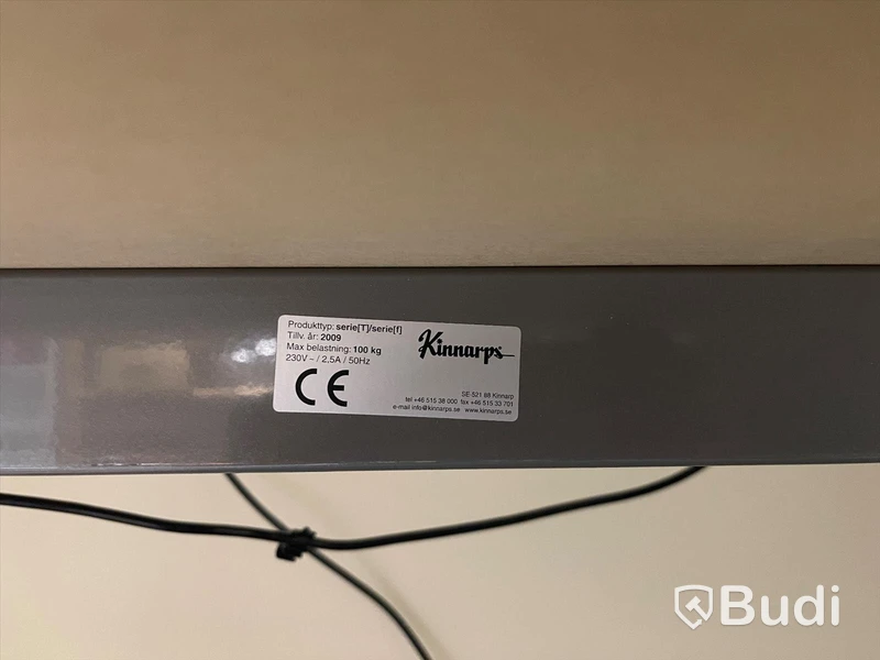 Elektriskt höj och sänkbart labbord