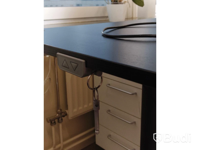 Elektriskt höj och sänkbart skrivbord