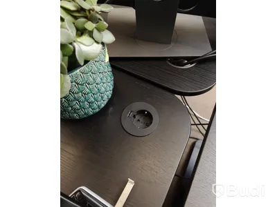 Elektriskt höj och sänkbart skrivbord